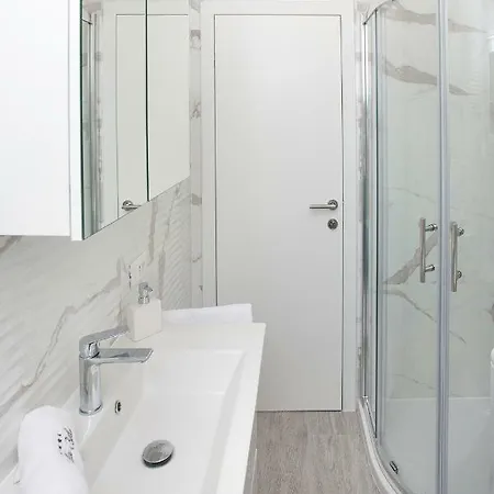 شقة Art تروغير